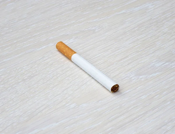 Cigarette Posée Sur Une Surface Bois — Photo