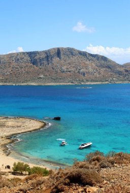 Gramvousa Adası ve Balos Körfezi Girit 'te ünlü tatil yerleridir. Yunanistan yaz tatili.