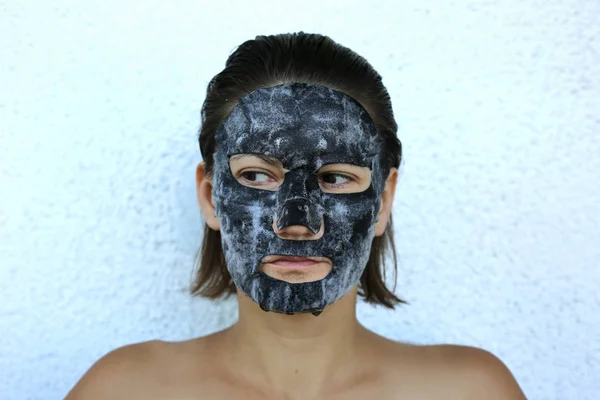 Carbón Oxígeno Burbuja Máscara Negra Tratamiento Facial Máscara Cara Hoja —  Fotos de Stock