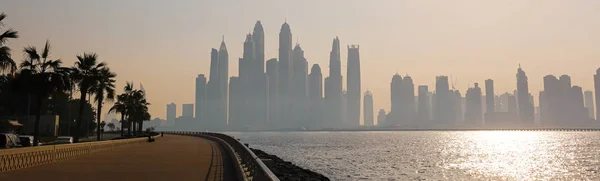 Jumeira Dan Gün Doğumunda Dubai Nin Gelecekteki Şehri — Stok fotoğraf