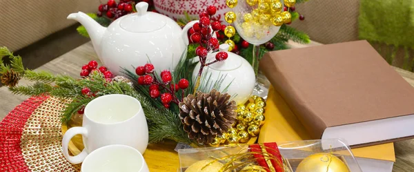 Christmas Table Settings Beautiful Decorated Warm Colours – stockfoto