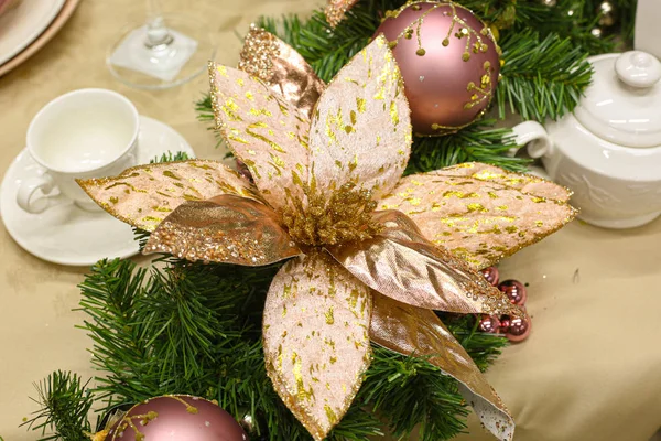 Festive Beautifully Decorated Table Setting Christmas Eve — Stock Photo, Image