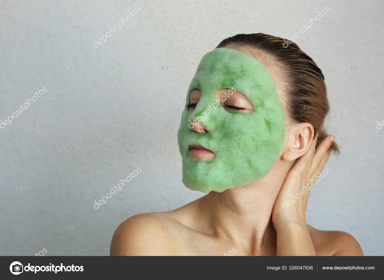 konkurrerende Mange farlige situationer Væsen Green Bubble Face Mask Face Treatment Home Stock Photo by ©mariemandorino  326047836