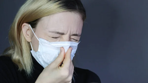 Mulher Doente Sentir Mal Mulher Usar Máscara Médica Protetora Auto — Fotografia de Stock