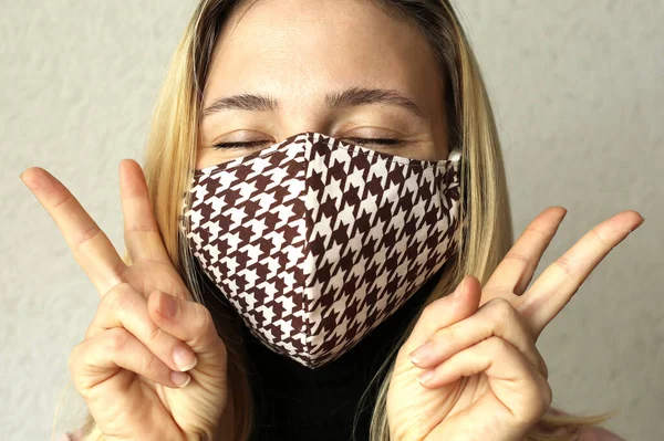 Woman Wearing Handmade Face Mask Making Selfie Home Protect Corona — Stock Photo, Image