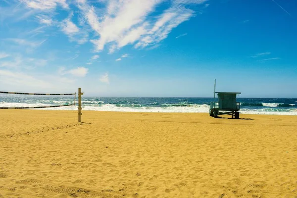 Uma Bela Foto Uma Praia Espera Turistas Dia Verão Brilhante — Fotografia de Stock