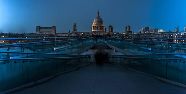 Hermoso Plano Paisaje Urbano Con Contraste Edificios Antiguos Nuevos Durante — Foto de Stock