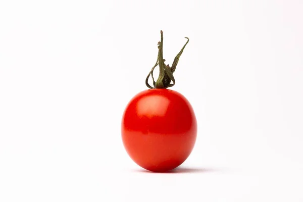 Close Tomate Cereja Fundo Branco Perfeito Para Blog Comida — Fotografia de Stock