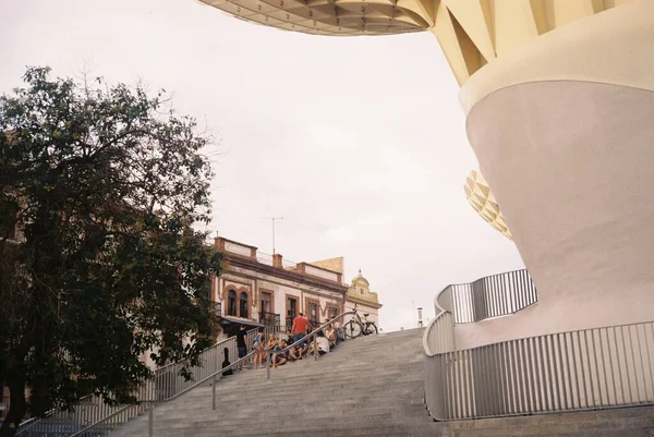 Sevilla Espanha Junho 2017 Olhando Para Tempo Gasto Sevilha Explorando — Fotografia de Stock