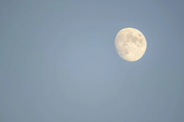 Una Bella Immagine Della Luna Sorgere Con Spazio Vuoto Testo — Foto Stock