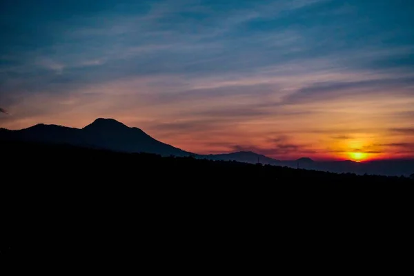 Las Hermosas Montañas Atardecer —  Fotos de Stock