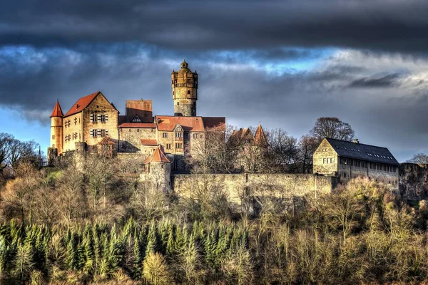 Breathtaking Low Angle Shot Beautiful Historical Castle Dark Cloudy Sky — Stock Photo, Image