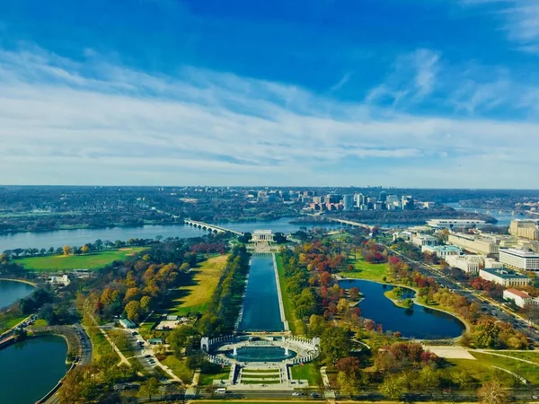 High angle shot of a beautiful landscape with Lincoln Memorial in Washington D.C. — Stock Photo, Image