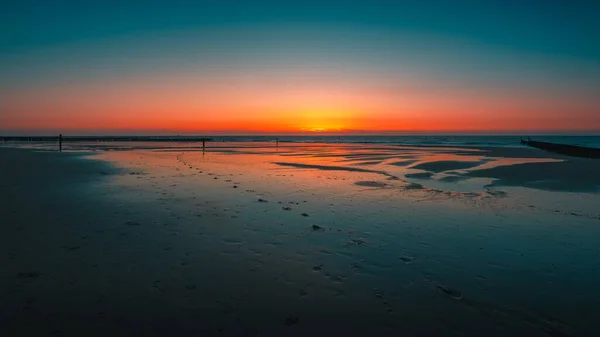 Hisnande Utsikt Över Återspeglingen Solnedgången Havet Domburg Nederländerna — Stockfoto