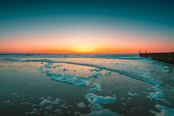 Úchvatný Pohled Odraz Západu Slunce Oceánu Nizozemském Domburgu — Stock fotografie