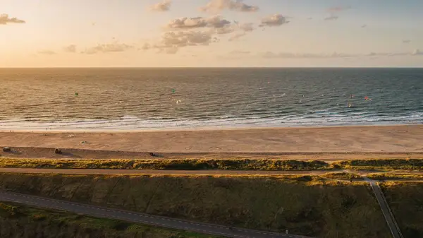 Hermosa vista de la playa y el océano capturado en Domburg, Países Bajos — Foto de Stock