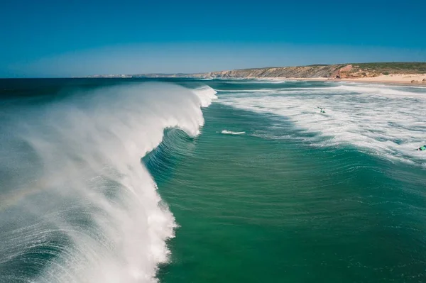 Захватывающий Вид Океанские Волны Захваченные Алгарве Португалия — стоковое фото
