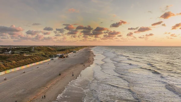 Zapierający Dech Piersiach Widok Falisty Ocean Pod Zachmurzonym Niebem Domburg — Zdjęcie stockowe