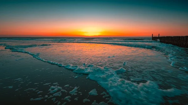 Een Adembenemend Uitzicht Reflectie Van Zonsondergang Oceaan Domburg Nederland — Stockfoto