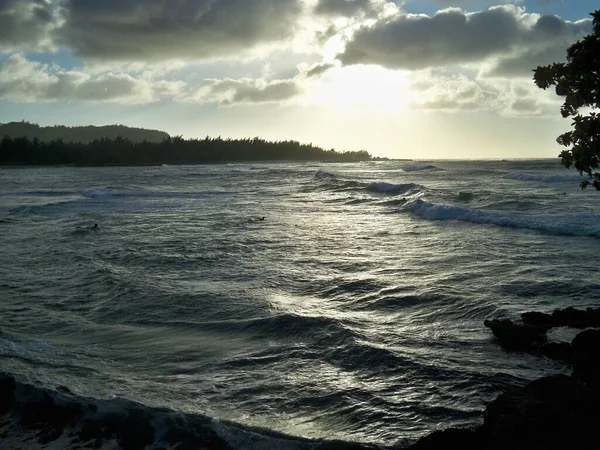 Eine Wunderschöne Landschaft Der Ruhigen Meereswellen Die Sich Auf Hawaii — Stockfoto