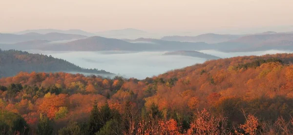 Φθινόπωρο χρώματα σε όλη Connecticut River στο New Hampshire προβολή από Stafford, Βερμόντ — Φωτογραφία Αρχείου