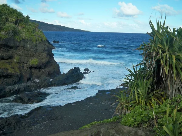 Eine Atemberaubende Szenerie Der Wunderschönen Meereswellen Die Sich Auf Hawaii — Stockfoto