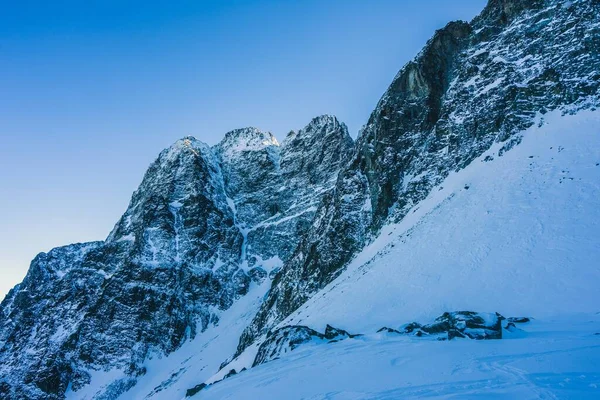 Breathtaking View Magnificent Mountains Covered Snow Blue Sky Slovakia — ストック写真