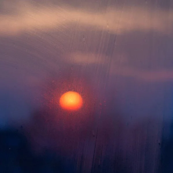 Fondo natural borroso de la puesta del sol - ideal para un fondo de pantalla fresco —  Fotos de Stock