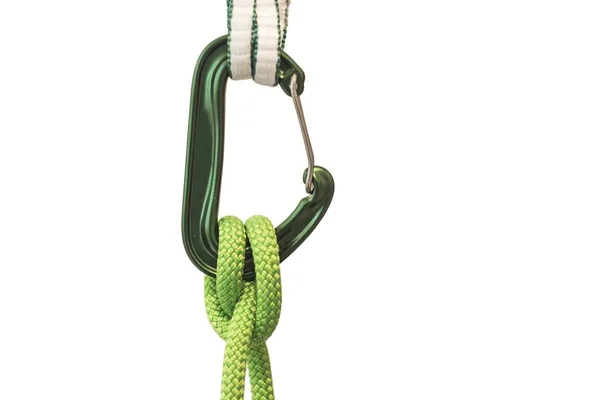 带攀爬绳和白色背景吊带的卡拉宾纳的特写镜头 — 图库照片