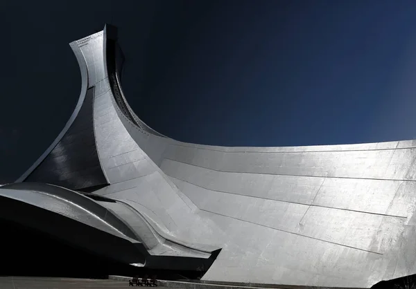 Design de arquitetura futurista moderna incrível para um fundo legal ou um papel de parede — Fotografia de Stock