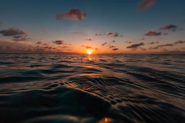 Breathtaking sunset over the ocean in the island of Bonaire, Caribbean — Stock Photo, Image