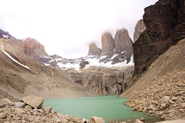 Hermoso Plano Lago Rodeado Montañas Parque Nacional Torres Del Paine —  Fotos de Stock