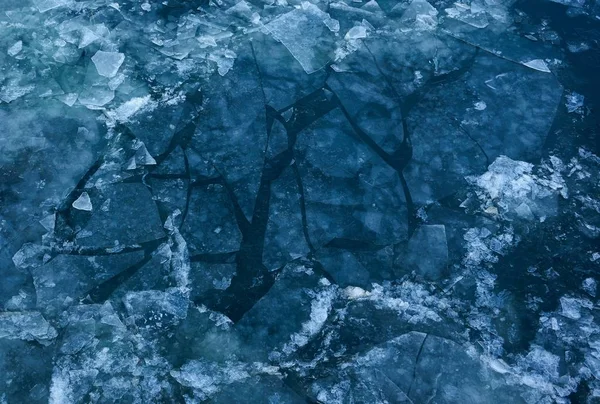 Alto ángulo de disparo de la superficie de un lago congelado - perfecto para un fondo — Foto de Stock