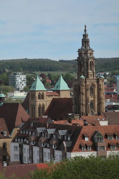 Heilbronn, Almanya 'da birçok binanın bulunduğu bir şehir manzarasının dikey çekimi — Stok fotoğraf