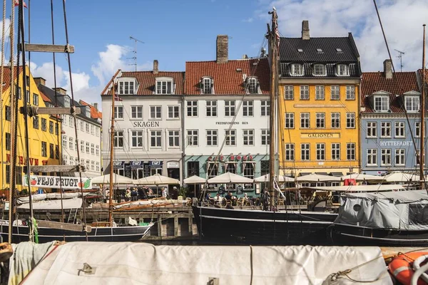Una Hermosa Vista Los Barcos Por Puerto Nyhavn Capturado Copenhague — Foto de Stock