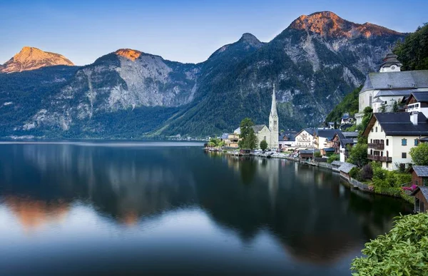 Una Hermosa Toma Ciudad Bad Goisern Austria Cerca Del Lago — Foto de Stock