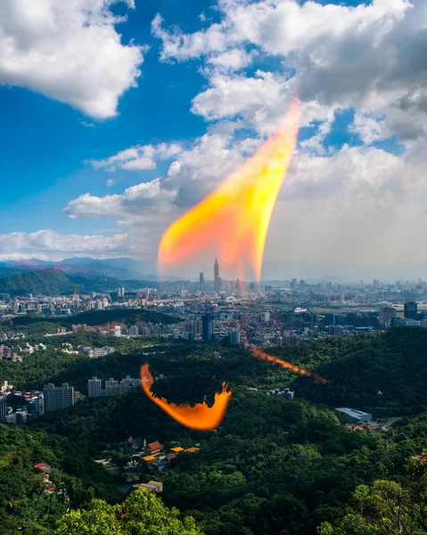 Vertikal Närbild Bild Reflektion Eld Glaset Med Stadsbilden Taipei Taiwan — Stockfoto