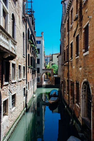 Чудовий Знімок Каналу Посеред Історичного Міста Венето Італія — стокове фото