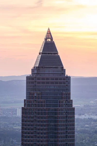 Vertikal Hög Vinkel Skott Skyskrapa Frankfurt Tyskland Solnedgången Himlen — Stockfoto