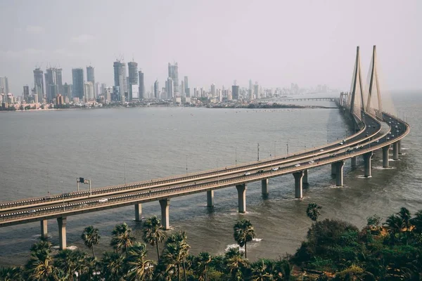 Een Hoge Hoek Opname Van Bandra Worli Sealink Mumbai Omhuld — Stockfoto