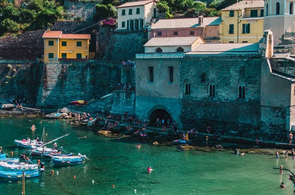 Cinque Terre Italia Agosto 2018 Casas Moutains Cerca Del Mar — Foto de Stock