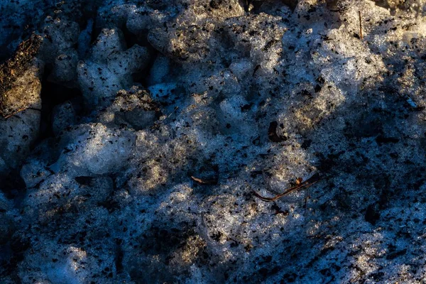 Ein Kühler Hintergrund Aus Schlammigem Und Gefrorenem Boden Mit Interessanten — Stockfoto