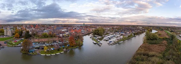 Hisnande Panoramabild Över Linge Älv Fångas Staden Leerdam Nederländerna — Stockfoto