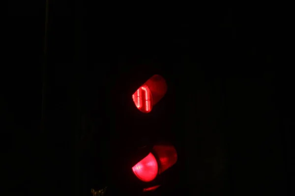 근접 촬영붉은 빛 과검은 배경에 교통 신호의 타이머 — 스톡 사진
