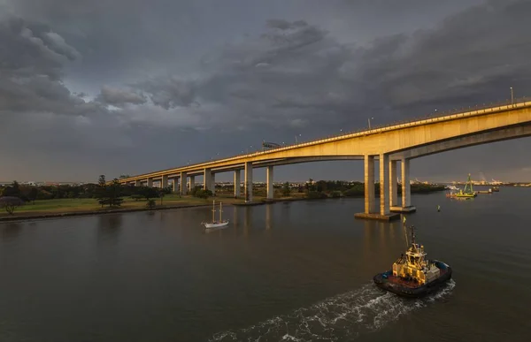 Ένα Όμορφο Πλάνο Της Ιστορικής Brisbane Gateway Bridge Κατά Διάρκεια — Φωτογραφία Αρχείου