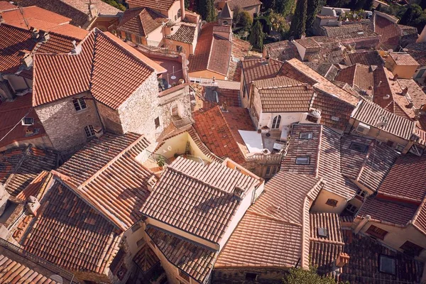 フランスのRoquebrune Cap Martin Communeの美しい石造りの家の高角度ショット — ストック写真