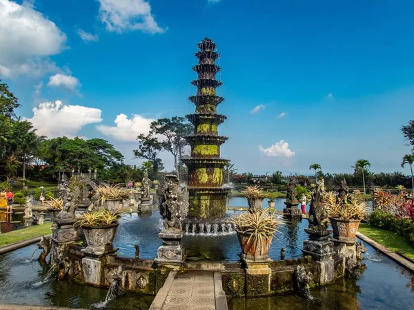 Vacker Bild Ett Tempel Omgiven Vacker Trädgård Bali Tirta Gangga — Stockfoto