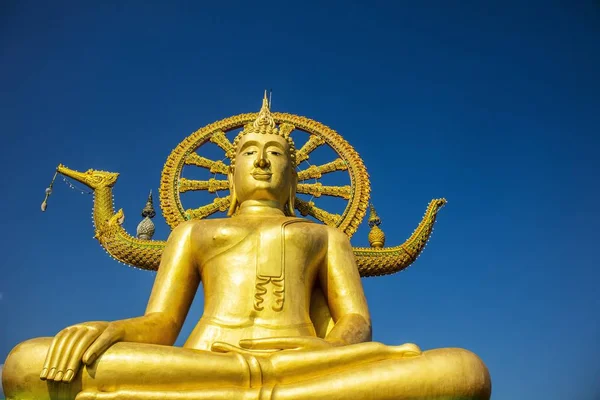 Colpo basso della statua del Grande Buddha a Koh Samui, Thailandia — Foto Stock