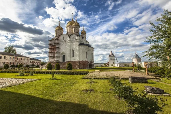 Чудовий Краєвид Лужецького Монастиря Святого Фарапонта Знайденого Можайську Росія — стокове фото