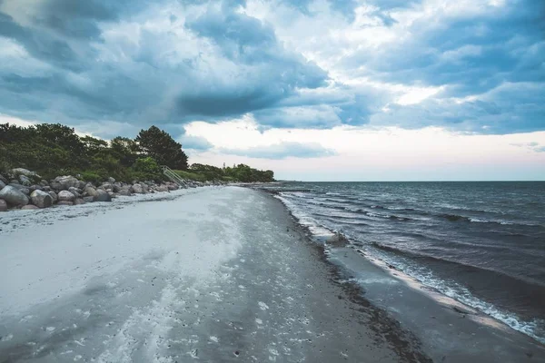 구름낀 아름다운 과바다의 숨막힐 — 스톡 사진